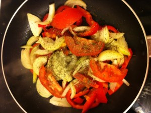 poêlée de légumes oignons tomates poivron