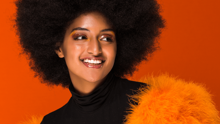 femme noire cheveu afro soin des cheveux