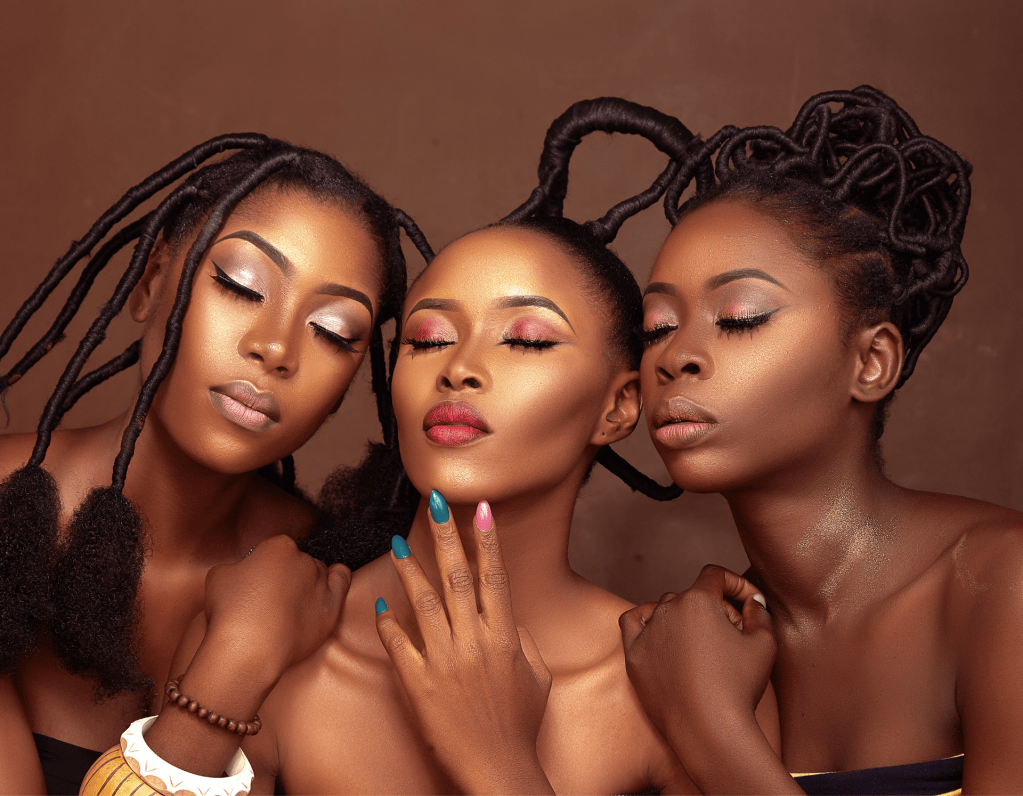 trio de femmes noires beaux cheveux crepus